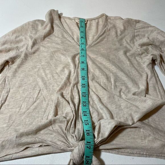 Harper Heritage Oatmeal cream top with tie front in M - Picture 8 of 10